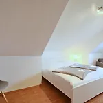 Apartment Malaga 2 *