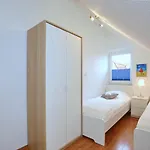 Malaga 2 Apartment *
